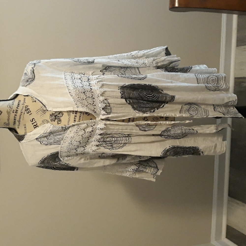 NWT 100% Linen designer top. Sweam Cover